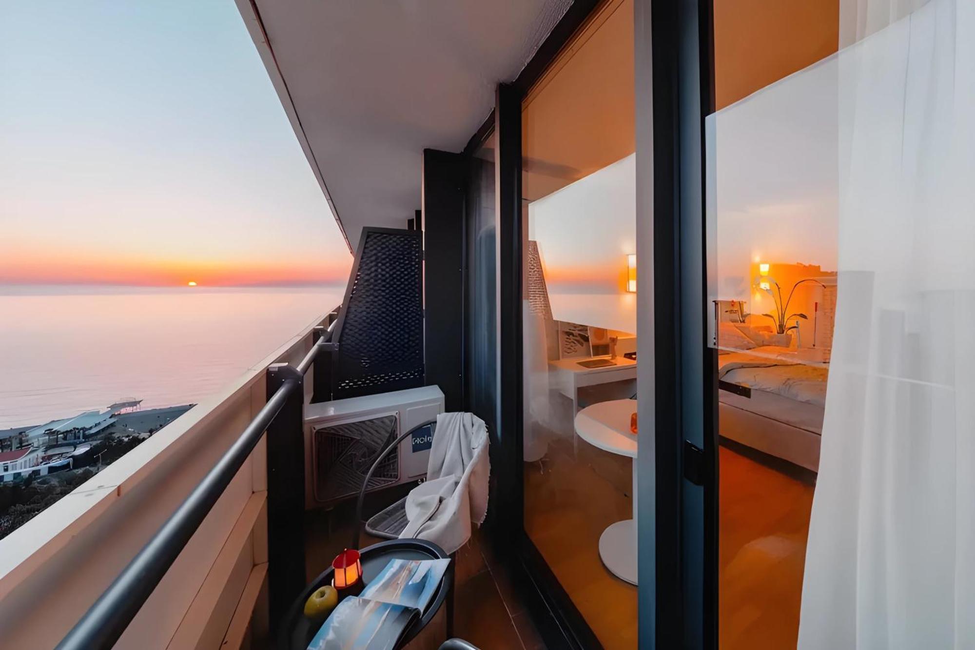 Luxury Orbi City Sea View Aparthotel Batumi Zewnętrze zdjęcie