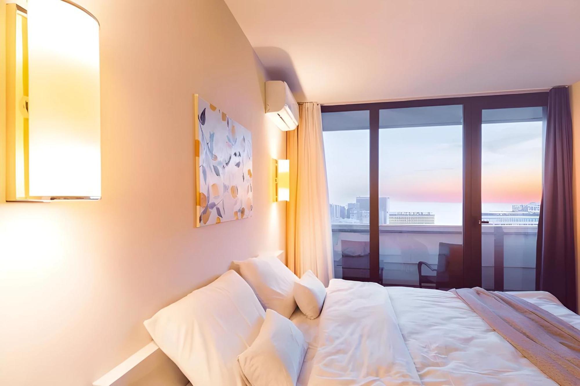 Luxury Orbi City Sea View Aparthotel Batumi Zewnętrze zdjęcie