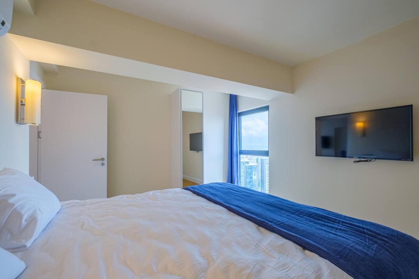 Luxury Orbi City Sea View Aparthotel Batumi Zewnętrze zdjęcie