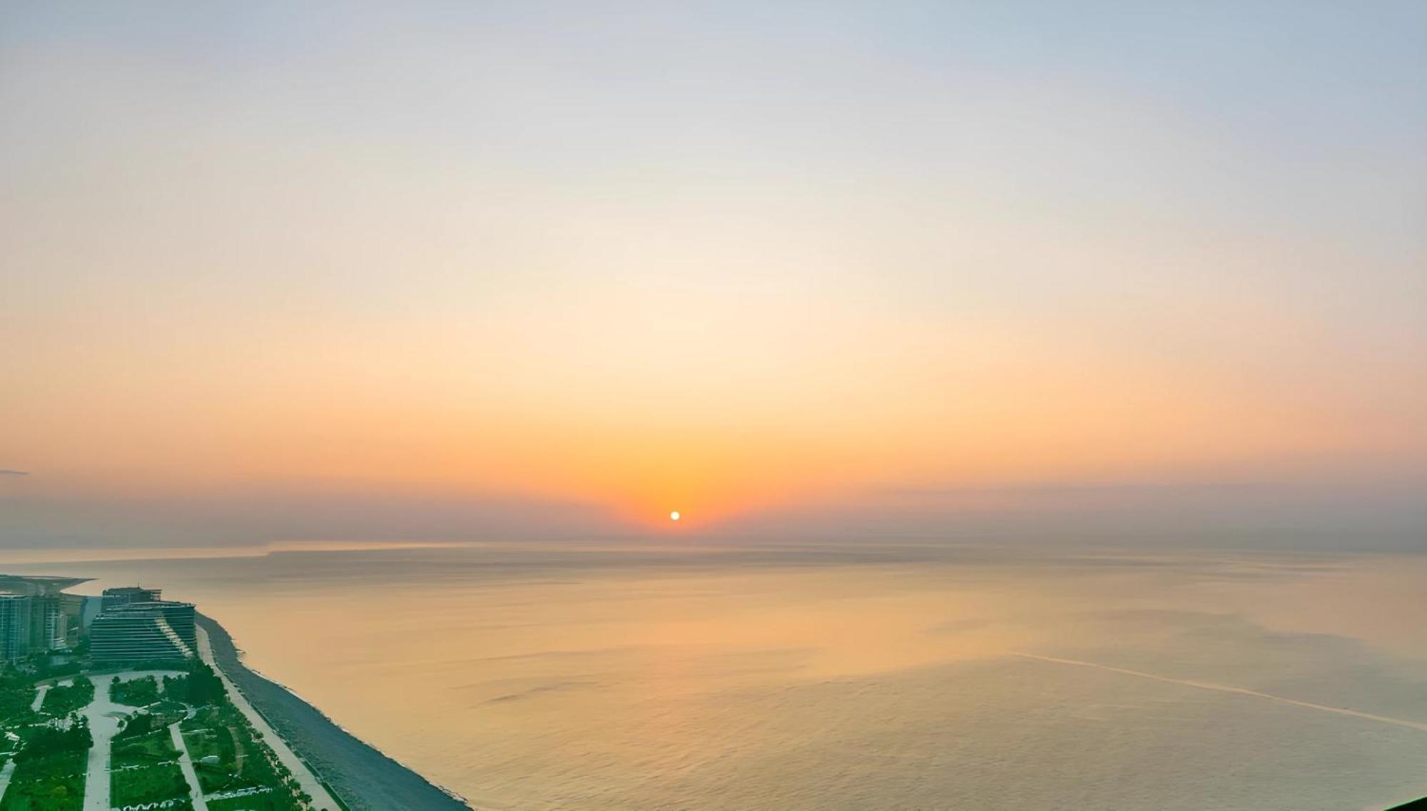 Luxury Orbi City Sea View Aparthotel Batumi Zewnętrze zdjęcie