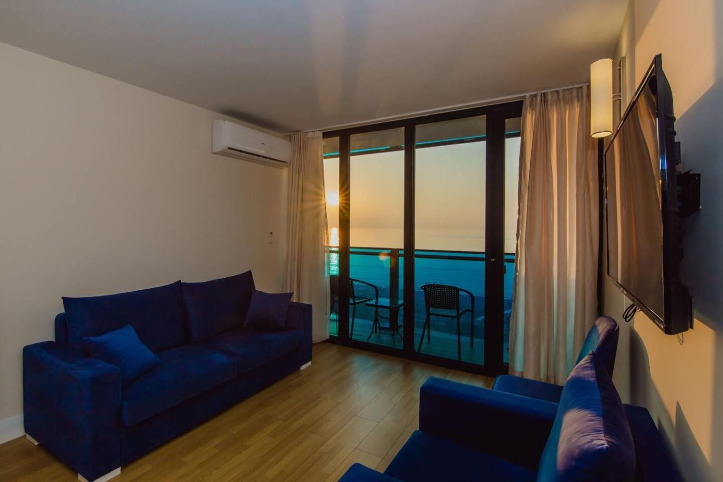 Luxury Orbi City Sea View Aparthotel Batumi Zewnętrze zdjęcie